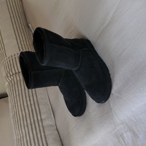 Ugh boots black size 7